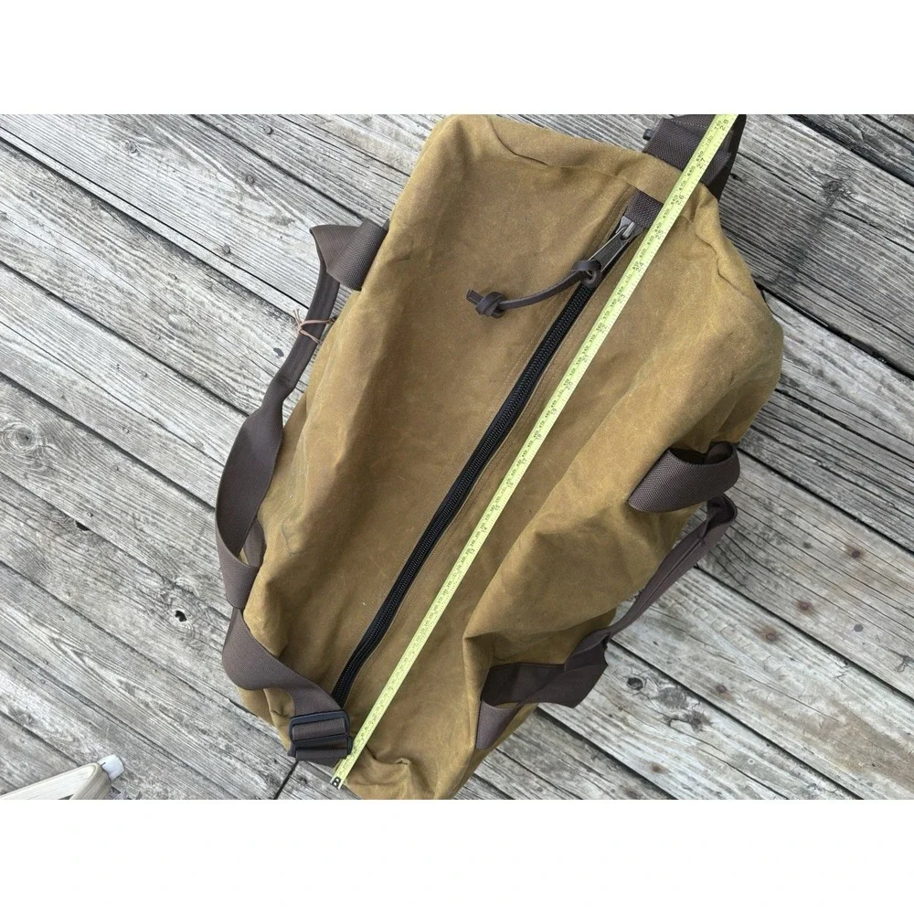 Filson Medium Sized Field Duffle Bag Dark Tan Brand New With Stains